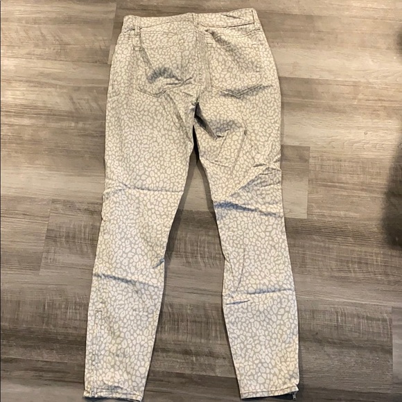 Cream/neutral leopard jeans - Picture 3 of 3